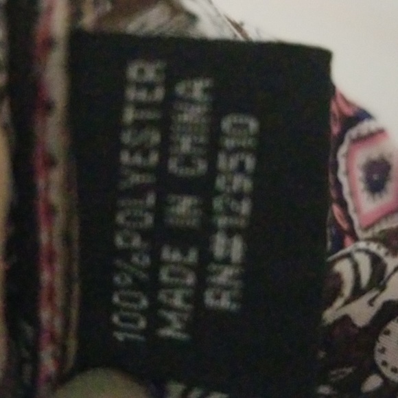 Paisley printed Large Women's Wrap Scarf. - Picture 13 of 13